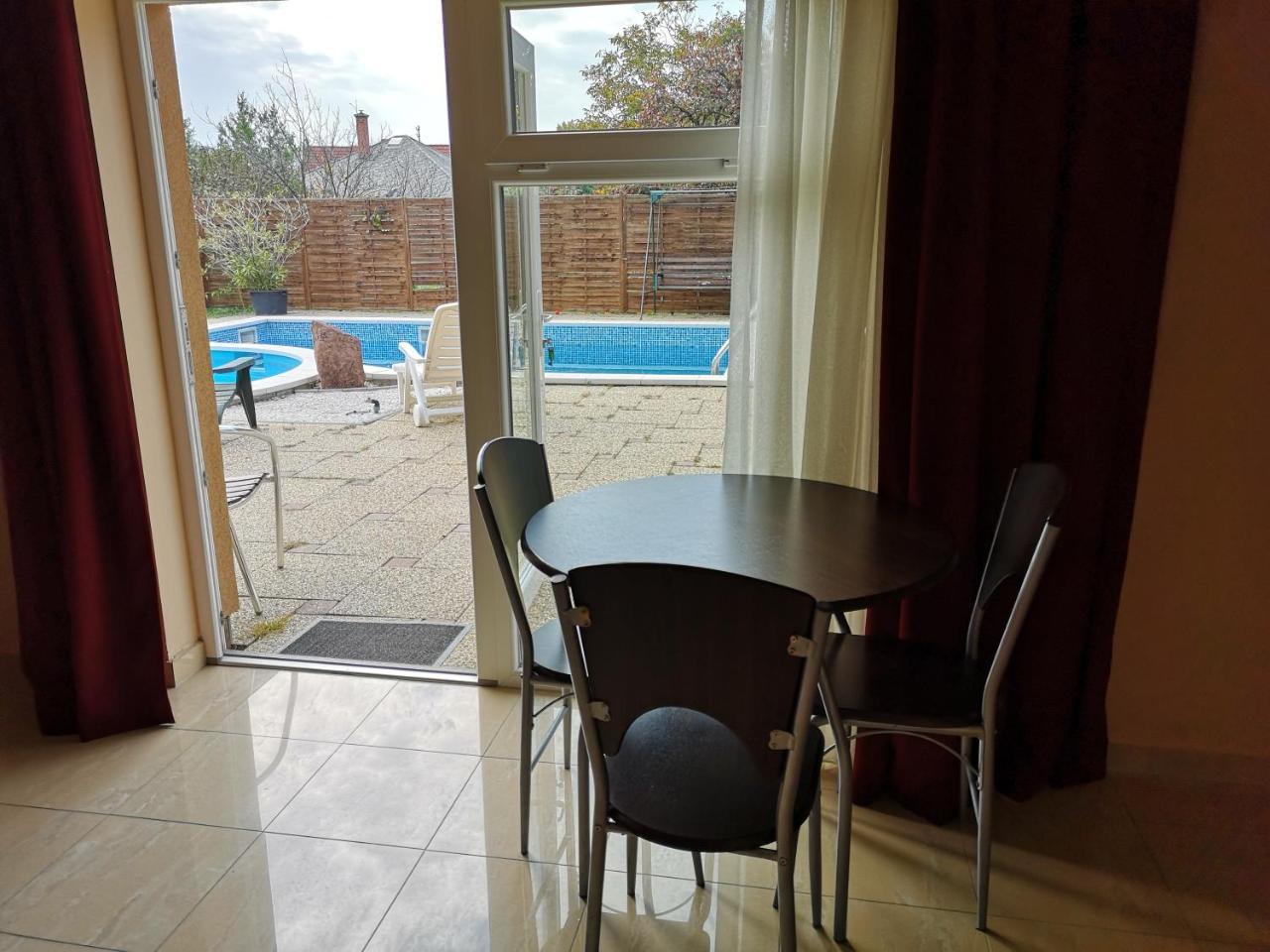 Bed and Breakfast Borostyan Panzio Balatonfuered Exterior foto